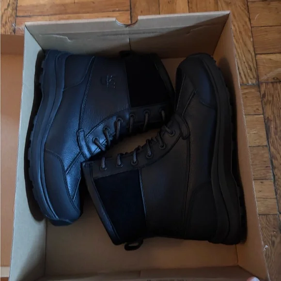 UGG Black Adirondack III Hiker Boots - Picture 2 of 4